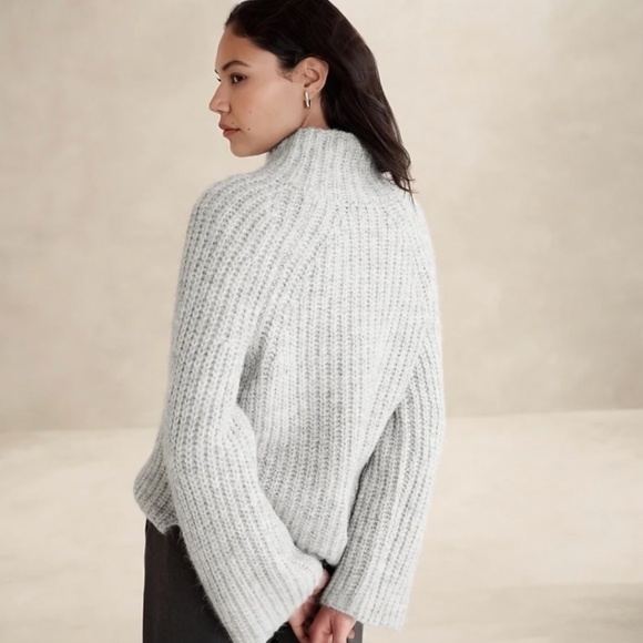 Banana Republic Factory Textured Funnel-Neck Pullover In Oatmeal Size S - Picture 3 of 8
